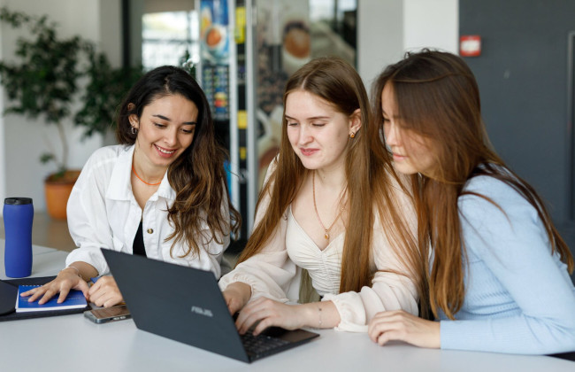 В Украине запускают кампанию, которая должна снизить гендерный разрыв в зарплатах