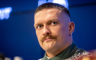 Стала известна предварительная причина задержания Александра Усика в аэропорту Кракова