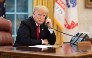 В США сообщили о взрывчатке в машине перед выступлением Дональда Трампа — детали