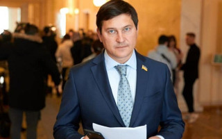 Депутат Одарченко, подозреваемый во взятке в криптовалюте, мог уехать за границу, — САП