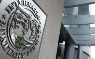 Миссия МВФ отложила работу в россии