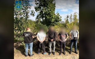 30 тысяч долларов за незаконную переправку в Молдову – подозревают жителя Хмельницкой области