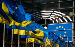 Европарламент призвал снять ограничения на использование Украиной западного оружия по территории России.