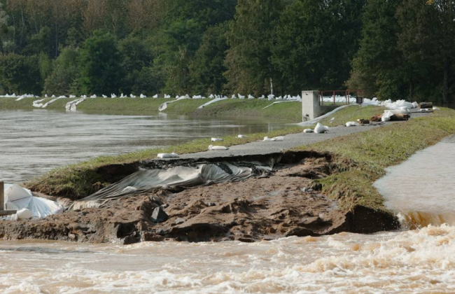 В Польше расширили зону стихийного бедствия из-за масштабных наводнений — детали