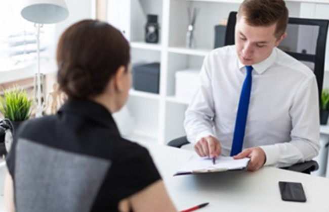 В Гоструда объяснили, для каких категорий работников и в каких случаях предусмотрено ограничение на увольнение по инициативе работодателя