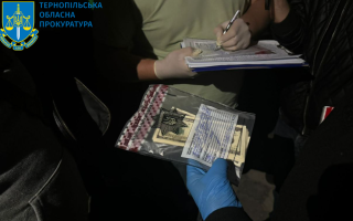 В Тернополе мужчину подозревают в переправке военнообязанных за 9 тысяч долларов