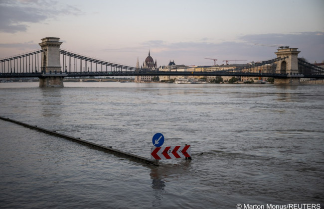 Будапешт ушел под воду из-за наводнения на Дунае