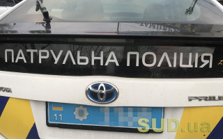 У Львові водій Tesla порушив правила перед автівкою поліції – чим все скінчилося