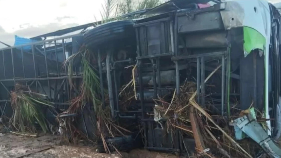 Повінь знесла пасажирський автобус в Марокко – двоє загиблих, 14 зниклих безвісти