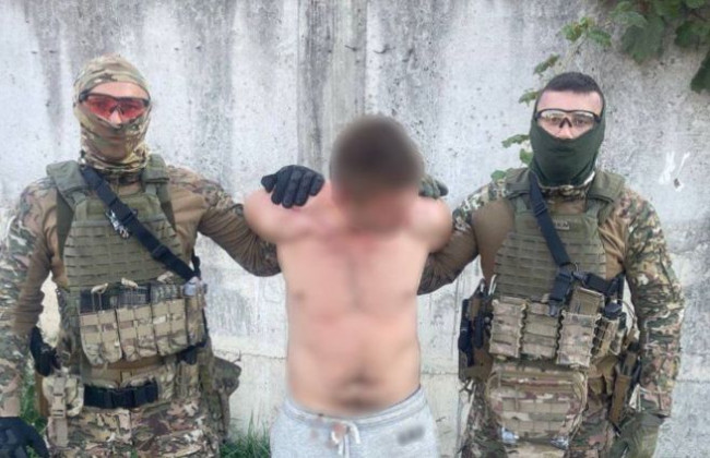 В Киевской области задержали мужчину, который устроил хаотическую стрельбу в магазине