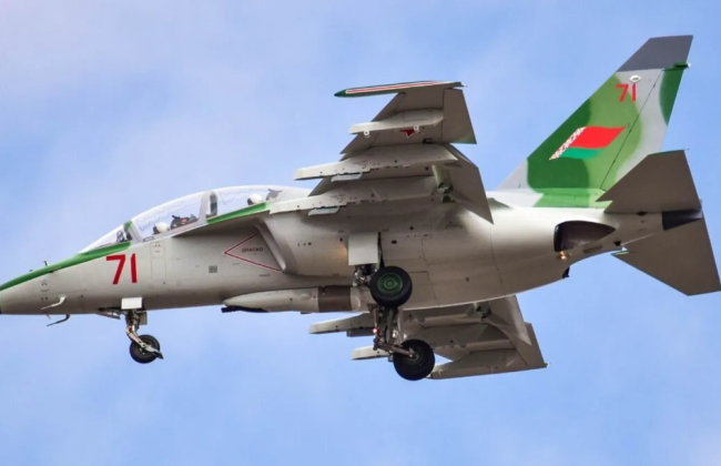 Белорусский учебно-боевой самолет Як-130 вторгся на территорию Украины - что известно