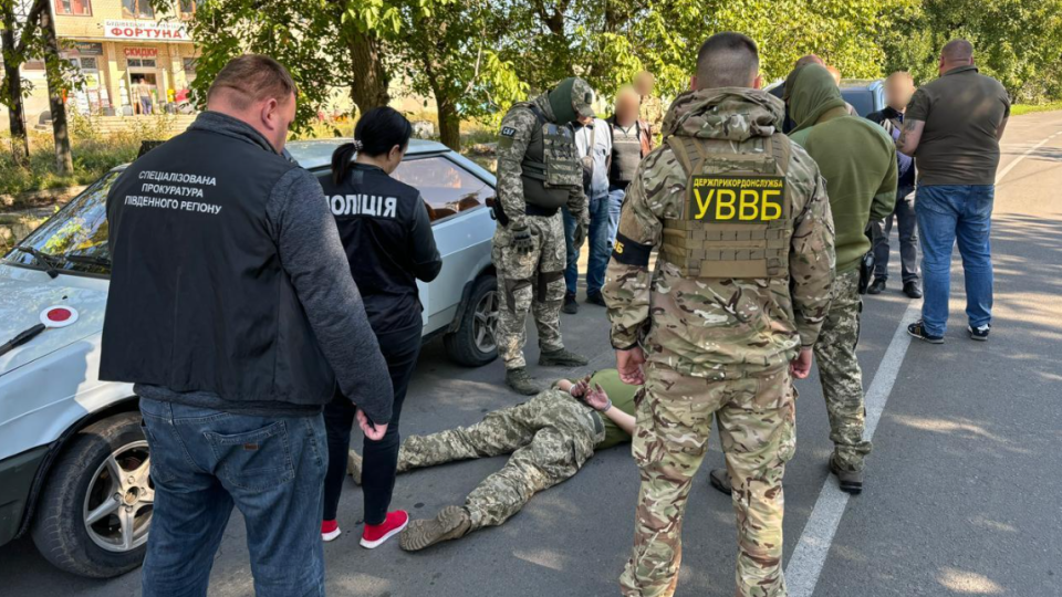 На Одесщине задержан пограничник, получивший взятку в 4 тысячи долларов за переправку мужа в Молдову