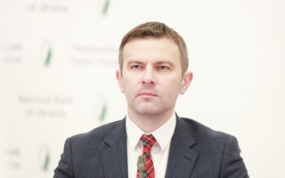 У Нацбанку пояснили, чи впливатиме регулятор на курс долара