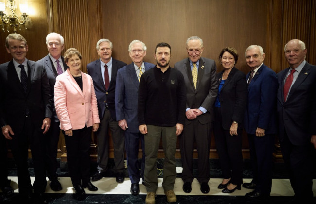 Владимир Зеленский встретился с двухпартийной делегацией Сената США в Вашингтоне