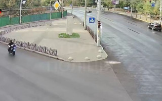В Киеве наказали водителя, который не предоставил преимущество в движении мотопатрулю — видео