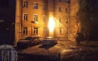 Київ атакували «шахеди» — внаслідок падіння уламків сталась розгерметизація газової труби у будинку, фото