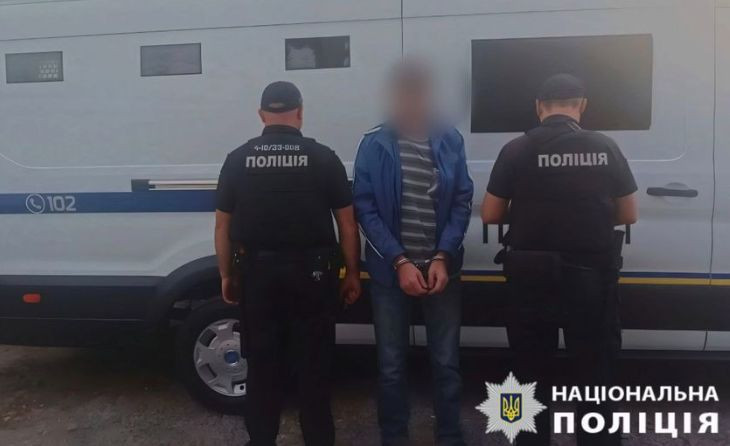 На Київщині затримали чоловіка, який убив товариша ударом ножа в серце