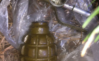 На Київщині чоловік погрожував знайомому гранатою через ревнощі