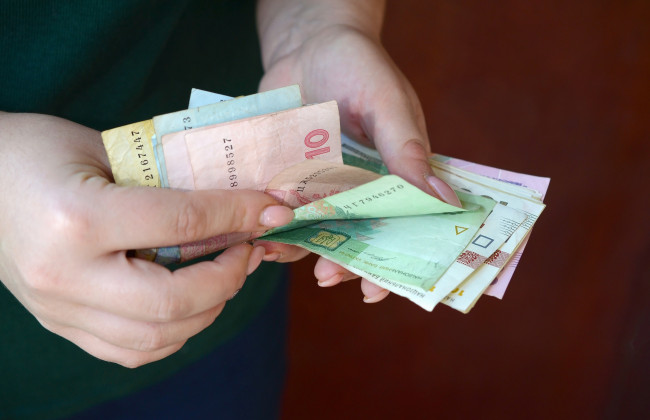 Правительство планирует изъять неиспользованные средства с банковских счетов пенсионеров-переселенцев в 2025 году