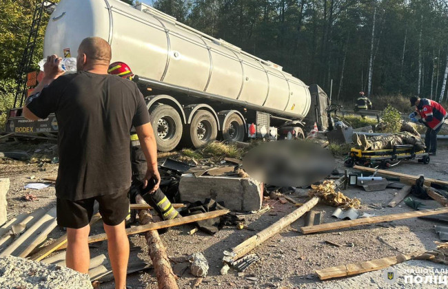На Ровенщине  задержали водителя, автоцистерна с газом которого врезалась в блокпост