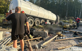 На Рівненщині затримали водія, автоцистерна з газом якого врізалася у блокпост