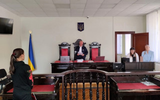 У Вінниці суд виніс попередження матері, донька якої втекла з дому на 3 доби, але вона подала апеляцію — чим все закінчилося