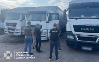 Колишній керівник логістичної компанії організував схему нелегальної переправи українців через систему «Шлях»