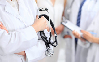 Як оплачується робота медичного працівника на умовах неповного робочого часу