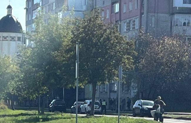 На Львовщине неизвестный обстрелял автомобиль