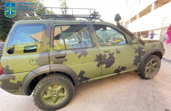В Хмельницкой области женщина пыталась продать три гуманитарных автомобиля, привезенных из-за границы для ВСУ