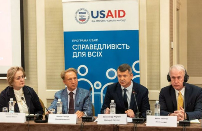 Судді ККС ВС взяли участь у круглому столі щодо ефективного здійснення правосуддя у справах про воєнні злочини