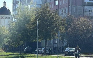 На Львівщині невідомий обстріляв автомобіль