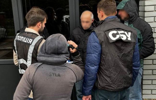 Во Львове задержали мужчину, который за $10 тысяч предлагал фиктивные документы для пересечения границы