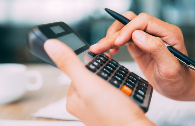 Налоговая разъясняет, может ли плательщик ЕСВ самостоятельно начислить и оплатить штрафы за несвоевременную его выплату