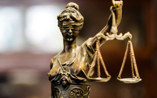 Суд оставил без изменений решение об отказе в признании договора дарения и завещания недействительными — детали дела