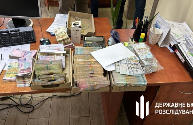 ГБР изучает списки «уклонистов» с фамилиями, обнаруженные во время обысков у главы Хмельницкого МСЭК