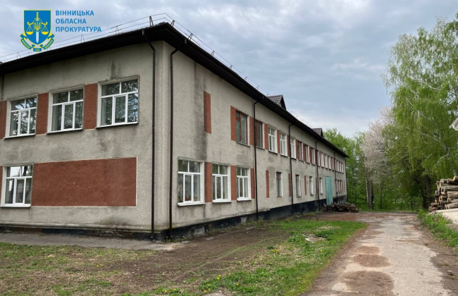 В Винницкой области руководитель фирмы присвоил треть миллиона на ремонте кровли лицея