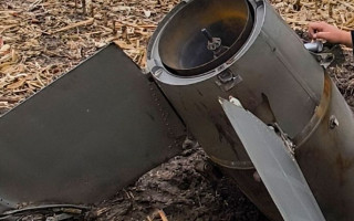 В Киевской области фермер в поле обнаружил остатки ракеты