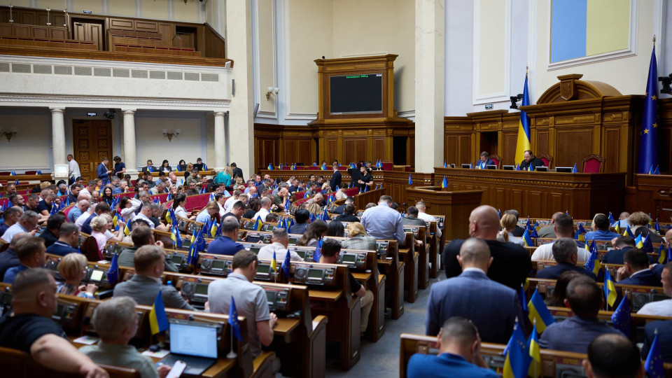 Комітет рекомендував прийняти в цілому законопроект про відповідальність військових командирів за певні злочини підлеглих