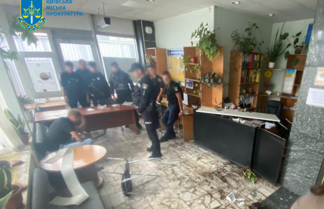 В Киеве мужчина устроил погром в приемной Минсоцполитики, потому что не мог найти себе порядочную жену