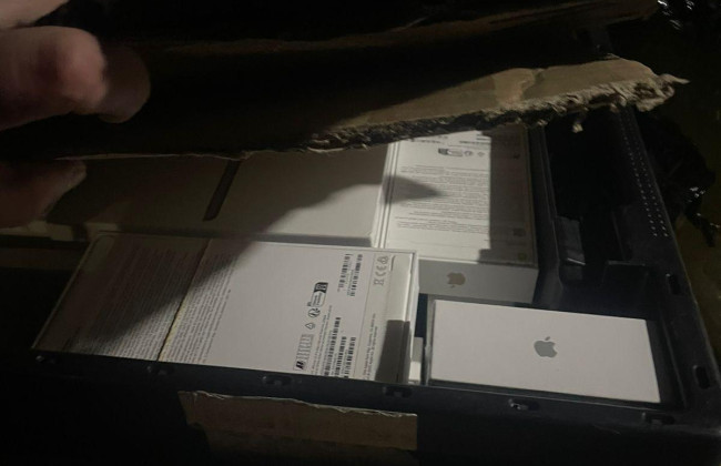 У пассажира автобуса, следовавшего из-за границы, изъяли 78 новеньких гаджетов на сумму более миллиона гривен