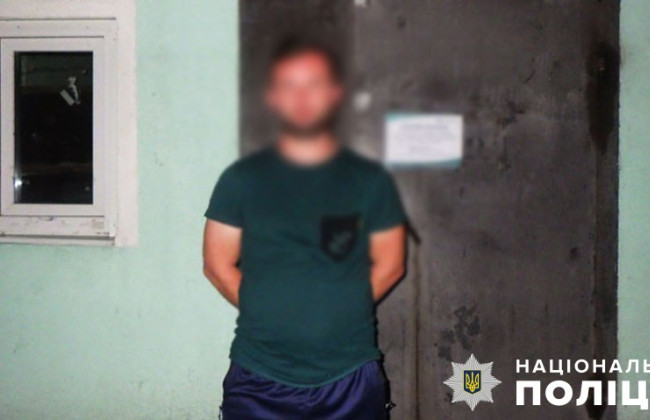 В Киеве «на горячем» поймали мужчину, который пытался похитить электросамокат