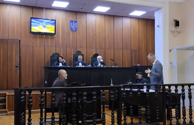 В Виннице суд определил размер залога мужчине, который в тайнике своей девушки заменил настоящие доллары на сувенирные