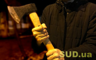 В Киевской области полицейский застрелил мужчину, который бросился на него с топором