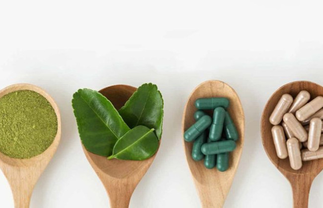 Рада в первом чтении поддержала законопроект, усиливающий контроль за обращением БАДов