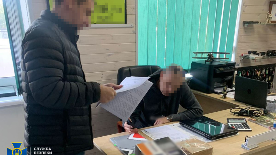В Бердичеве подрядчика подозревают в присвоении почти 1,6 млн грн на ремонте окон лицея, поврежденных ракетным обстрелом
