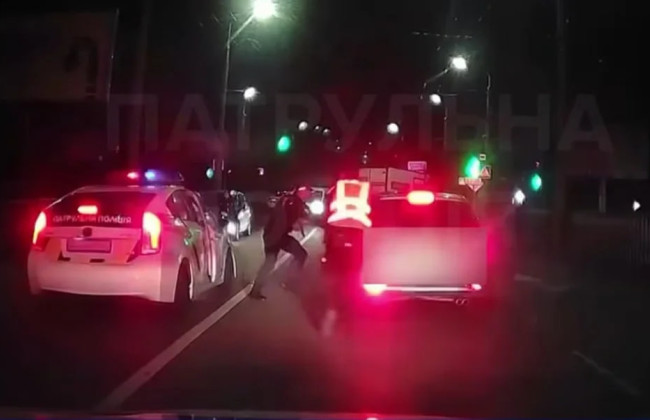 На Волыни мужчина убегал от полиции и позвонил на 102 с просьбой о помощи