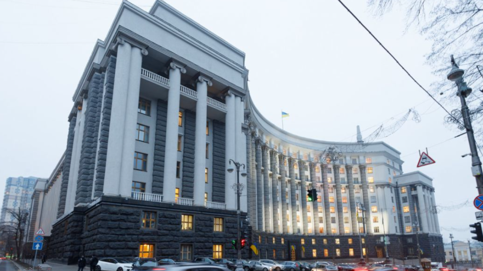 Правотворчество выходит на новый уровень: Кабмин протоколом поручил госорганам не выполнять нормы постановления о бронировании, а ТЦК – провести аудит решений о критичности предприятий