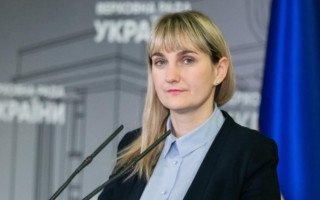 МОН поддержало проект нардепки Пипы о запрете говорить на русском на переменах