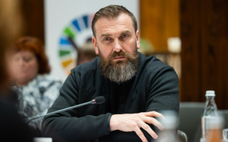 В Украине большое количество старшеклассников, особенно ребят, уезжает за границу, — Оксен Лисовый